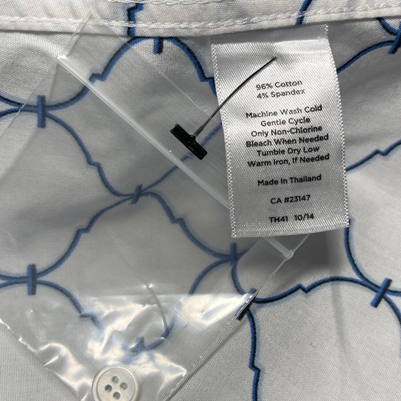 Talbots Women’s Blouse. Button Down Collared Shirt. Dress up or casual. NWT 14 - Picture 6 of 9